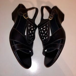 NWOT CLark sandals